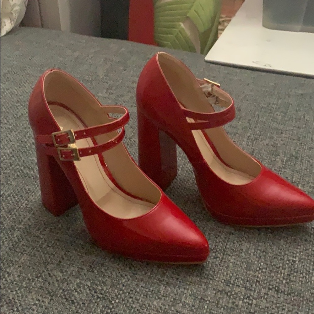 High heels red shoes